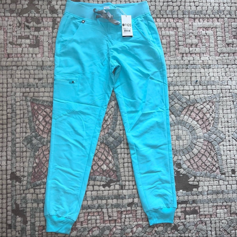 FIGS NWT Women’s Zamora Jogger Scrub Pant in Aqua